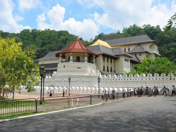 Temple of the Tooth, Kandy